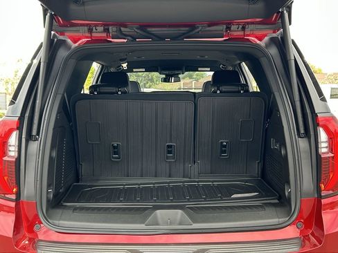 Used 2025 GMC Yukon Elevation AWD/4WD image 26