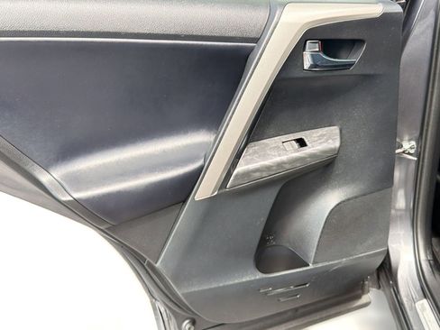 Used 2017 Toyota RAV4 Platinum FWD image 29