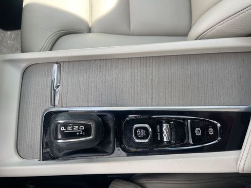 Used 2020 Volvo S60 T6 Inscription image 21