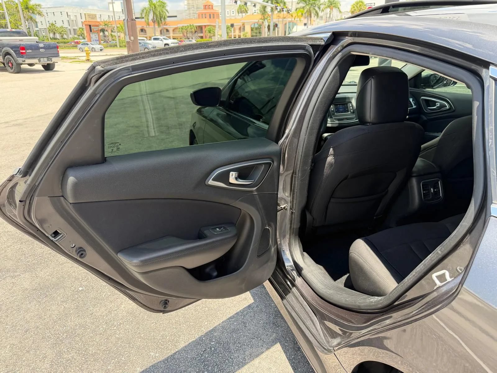 Used 2015 Chrysler 200 Limited w/ Convenience Group FWD image 23