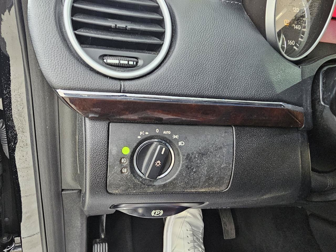 Used 2011 Mercedes-Benz GL 450 4MATIC image 38