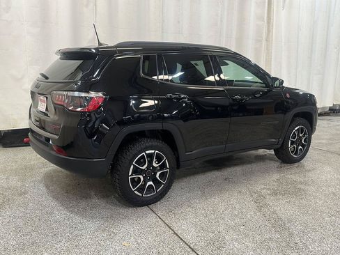 Certified 2025 Jeep Compass Trailhawk AWD/4WD image 5