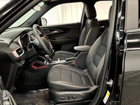 Used 2023 Chevrolet TrailBlazer RS FWD image 22