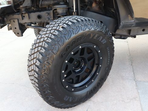 Used 2018 Jeep Wrangler Unlimited Sport S AWD/4WD image 22