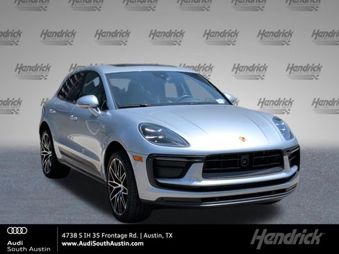 Used 2024 Porsche Macan AWD/4WD image 1