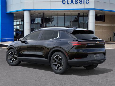 New 2026 Chevrolet Equinox EV LT image 3