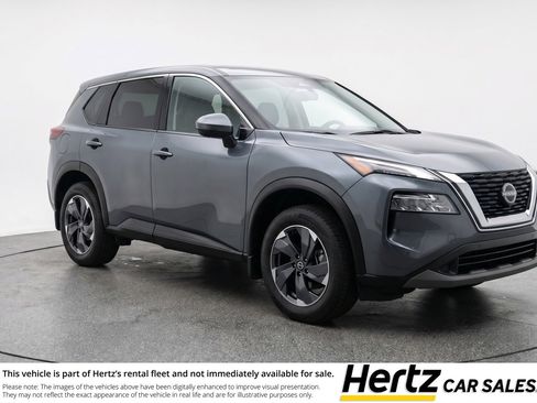 Used 2025 Nissan Rogue SV image 1