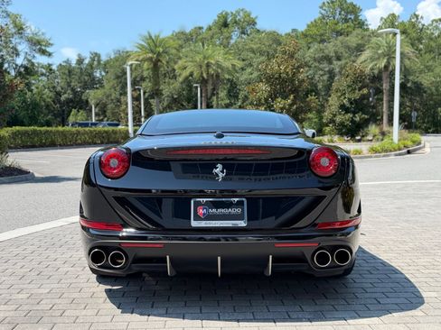 Used 2016 Ferrari California T RWD image 38