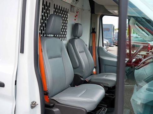 Used 2019 Ford Transit 150 148 Medium Roof RWD image 18