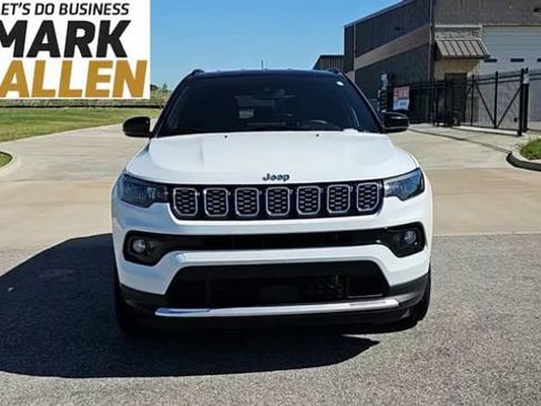 Used 2025 Jeep Compass Limited AWD/4WD image 3