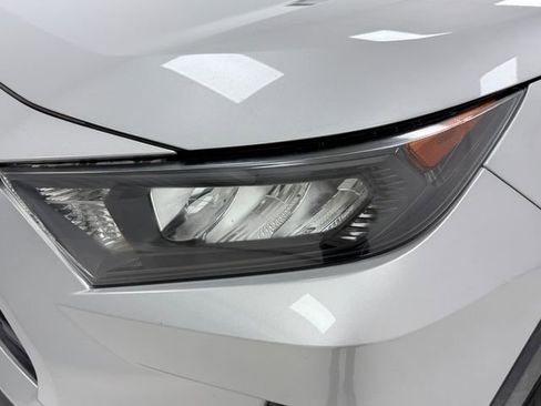 Used 2020 Toyota RAV4 LE FWD image 6