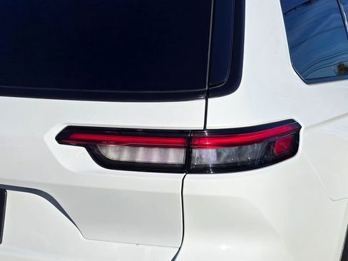 Certified 2024 Jeep Grand Cherokee L Altitude image 33