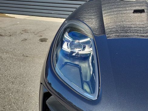 Certified 2021 Porsche Macan S AWD/4WD image 15