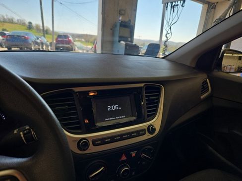 Used 2019 Hyundai Accent SE FWD image 8