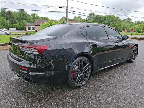 Used 2021 Maserati Quattroporte Trofeo image 4