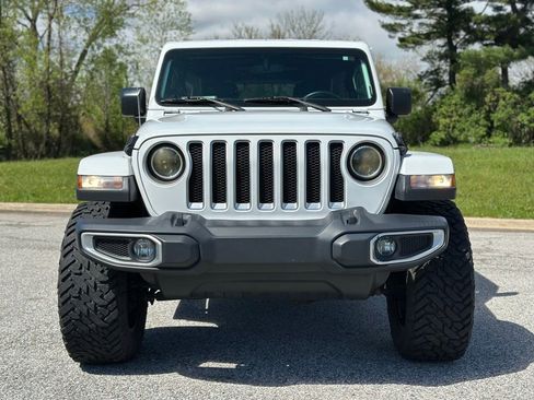 Used 2019 Jeep Wrangler Unlimited Sahara w/ Uconnect 4C Nav & Sound Group AWD/4WD image 2