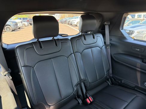 Certified 2025 Jeep Grand Cherokee L Limited w/ Black Appearance Package AWD/4WD image 13