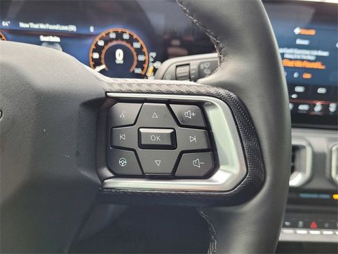 Used 2025 Ford Mustang Premium image 14