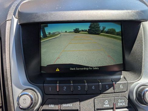 Used 2017 Chevrolet Equinox LS AWD/4WD image 17