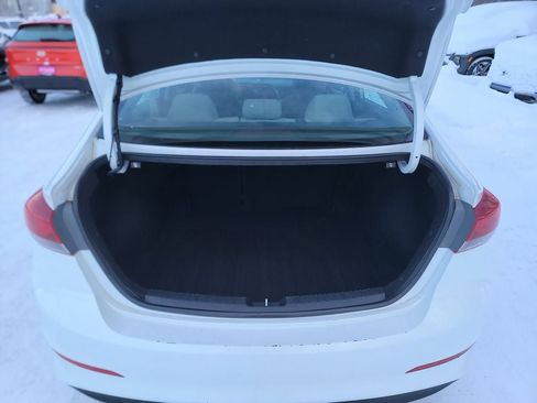 Used 2017 Hyundai Elantra SE image 21
