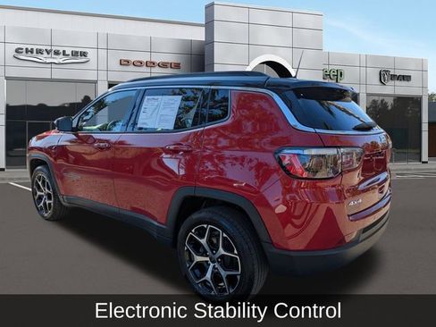 Used 2025 Jeep Compass Limited image 5