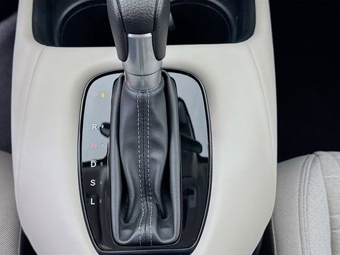 Used 2023 Honda HR-V LX image 19