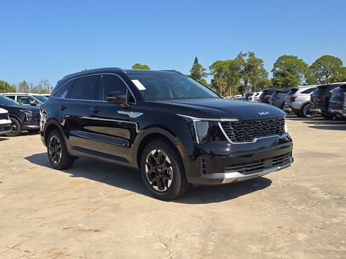 New 2026 Kia Sorento S image 2