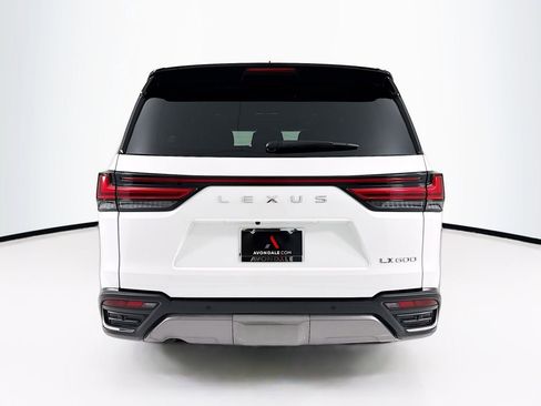Used 2024 Lexus LX 600 4WD w/ Luxury Package image 10