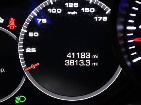 Used 2019 Porsche Cayenne image 14