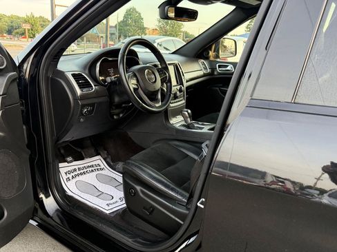 Used 2018 Jeep Grand Cherokee Altitude RWD image 7