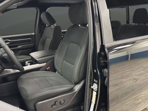 Used 2025 RAM 1500 Big Horn AWD/4WD image 9