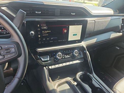 Used 2025 GMC Sierra 2500 AT4 AWD/4WD image 11