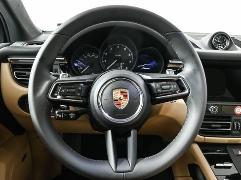 Used 2026 Porsche Macan AWD/4WD image 10
