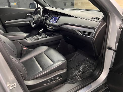Used 2021 Cadillac XT4 Premium Luxury AWD/4WD image 8