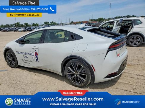 Used 2024 Toyota Prius XLE FWD image 3
