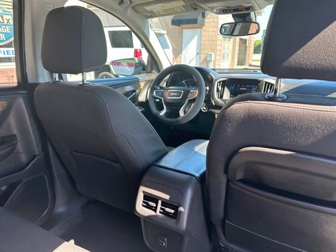 Used 2021 GMC Terrain SLE w/ Driver Convenience Package FWD image 14