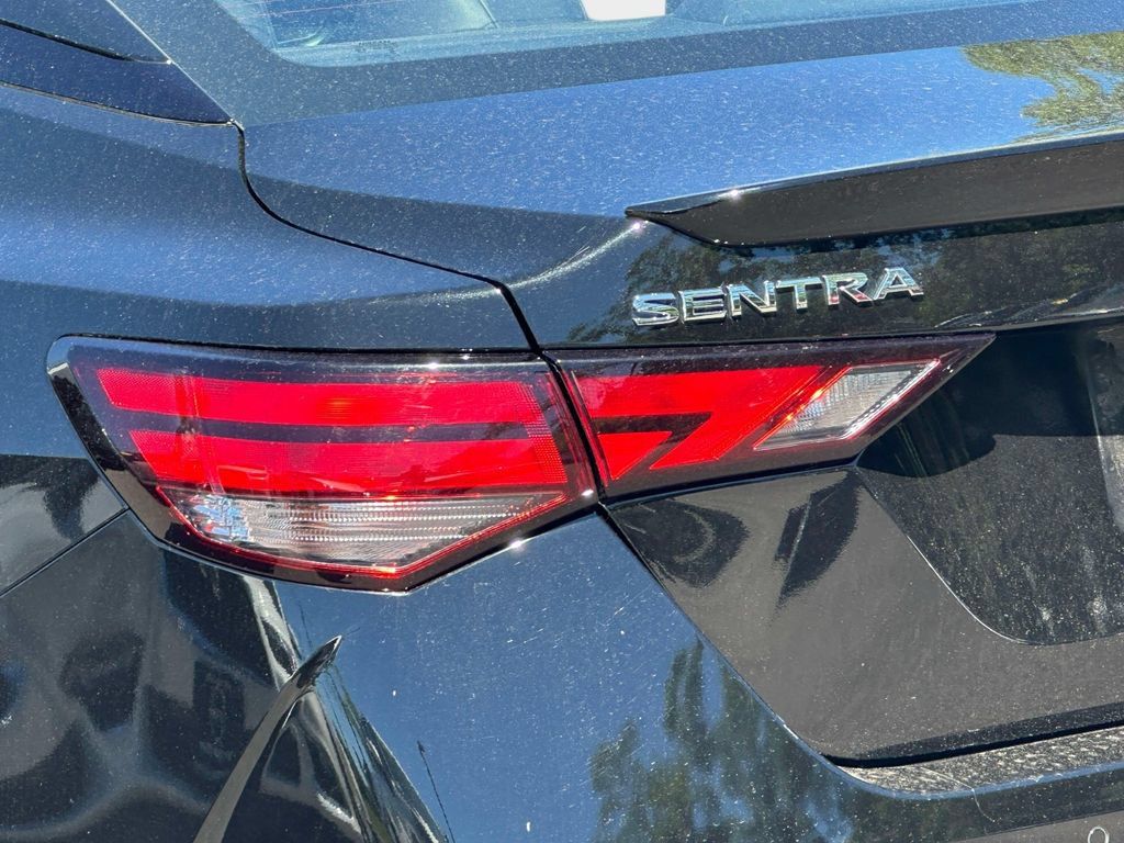 Certified 2023 Nissan Sentra SR w/ SR Premium Package FWD image 14