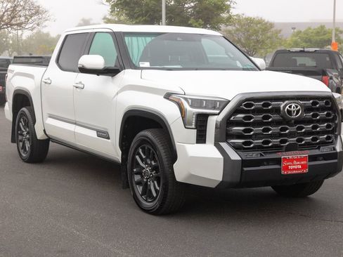 Used 2023 Toyota Tundra Platinum image 3