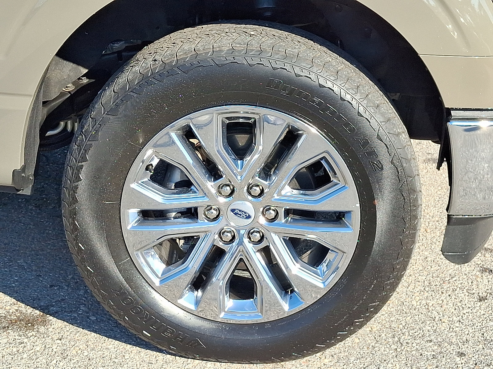 Used 2025 Ford F150 Lariat w/ Equipment Group 501A Mid AWD/4WD image 8