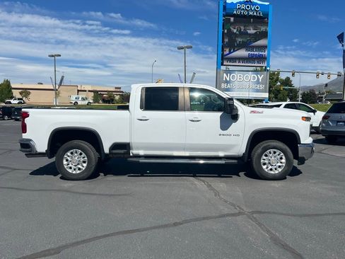 Used 2024 Chevrolet Silverado 2500 LT image 8