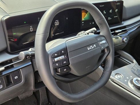New 2026 Kia Sportage LX FWD image 10