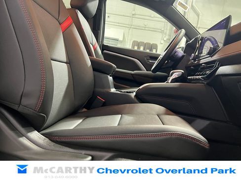 Used 2025 Chevrolet Colorado Z71 w/ Midnight Edition AWD/4WD image 31