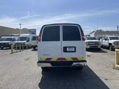 Used 2021 Chevrolet Express 2500 w/ Driver Convenience Package RWD image 3