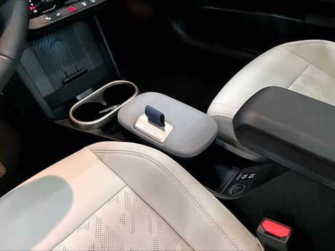 Certified 2025 MINI Cooper S image 19