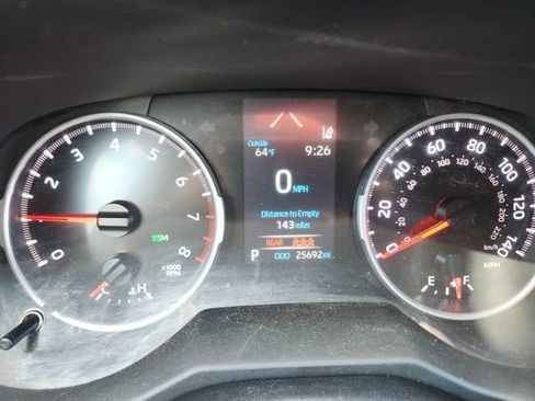 Used 2022 Toyota RAV4 LE AWD/4WD image 13