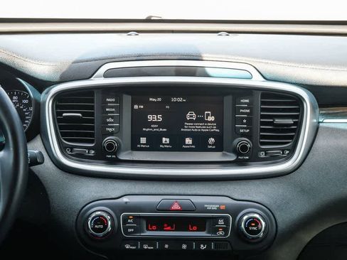 Used 2019 Kia Sorento S FWD image 13