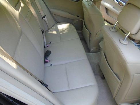 Used 2009 Mercedes-Benz C 300 Sedan image 21
