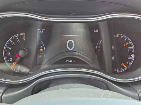 Used 2021 Jeep Grand Cherokee Laredo RWD image 23