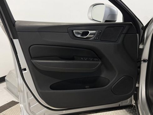 Used 2021 Volvo XC60 T6 Inscription image 15