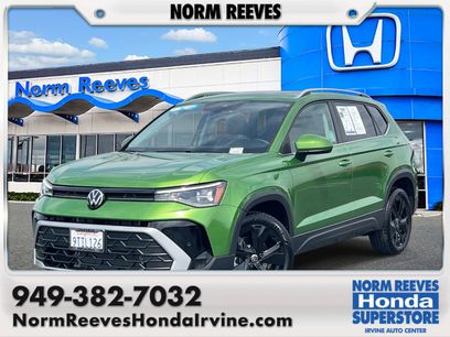 Used 2025 Volkswagen Taos SE w/ Panoramic Sunroof Package